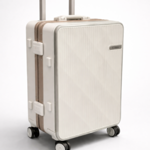 حقيبة سفر كبيرة